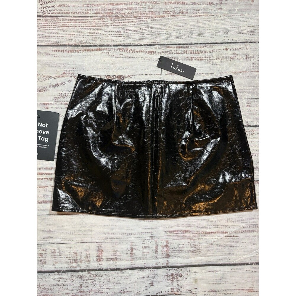 NWT! Lulus Women Black Faux Leather Skirt M With Chunky Gold Buttons Full Close - Picture 6 of 6